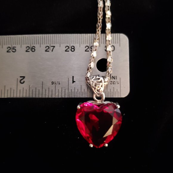Stunning Ruby Red Glass Heart On 925 Marked Basket Setting - Picture 7 of 14